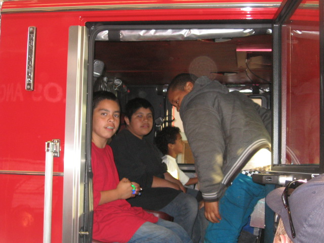 Hey!! We are inside the fire engine!!